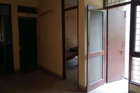 82 KV 1BHK semifurnished 9